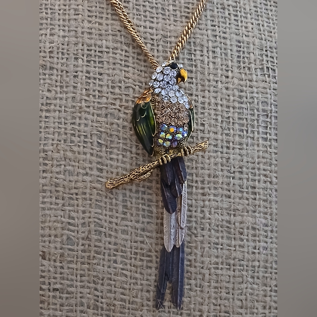 Nwot Rhinestone Parrot Pendant Necklace Perched W/ Articulated Tail